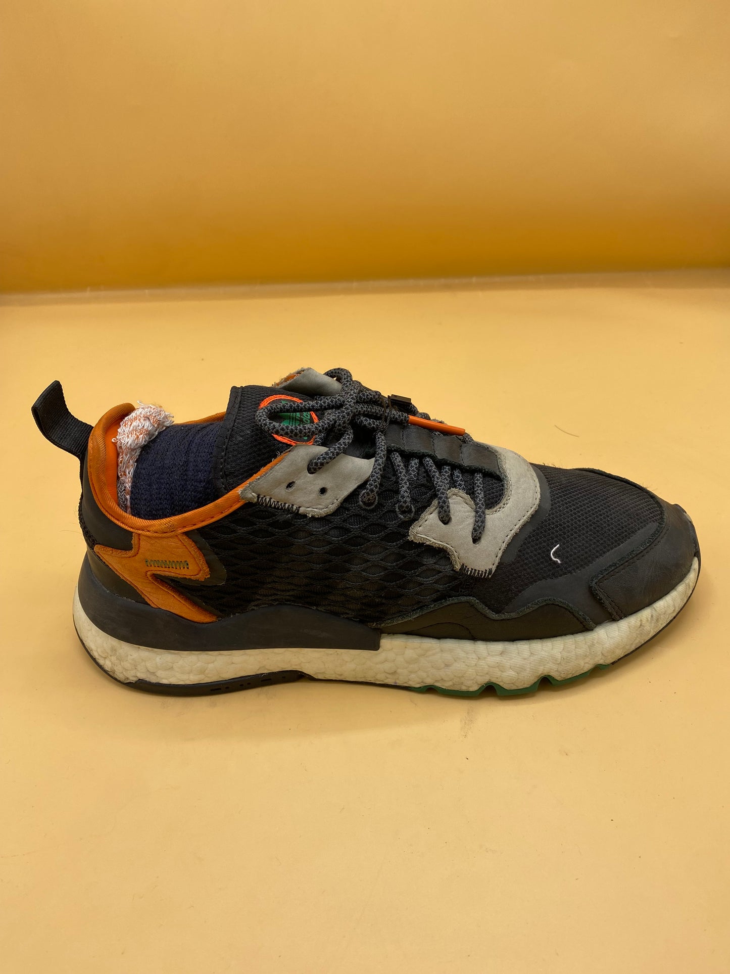 ADIDAS NITE JOGGER BLACK ORANGE GREEN