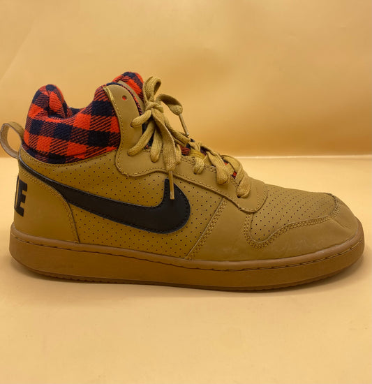 Nike Court Borough Premium