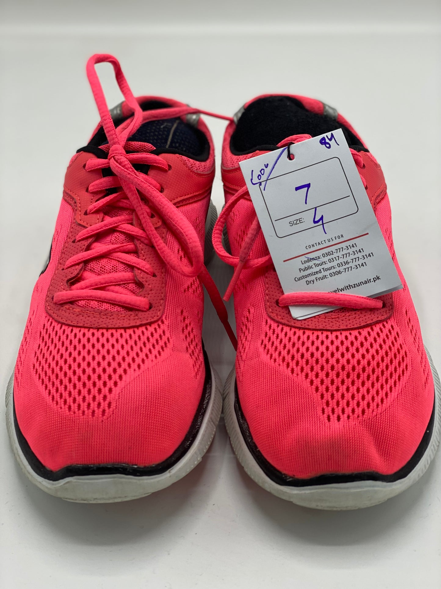 Skechers women’s running shoes pink
