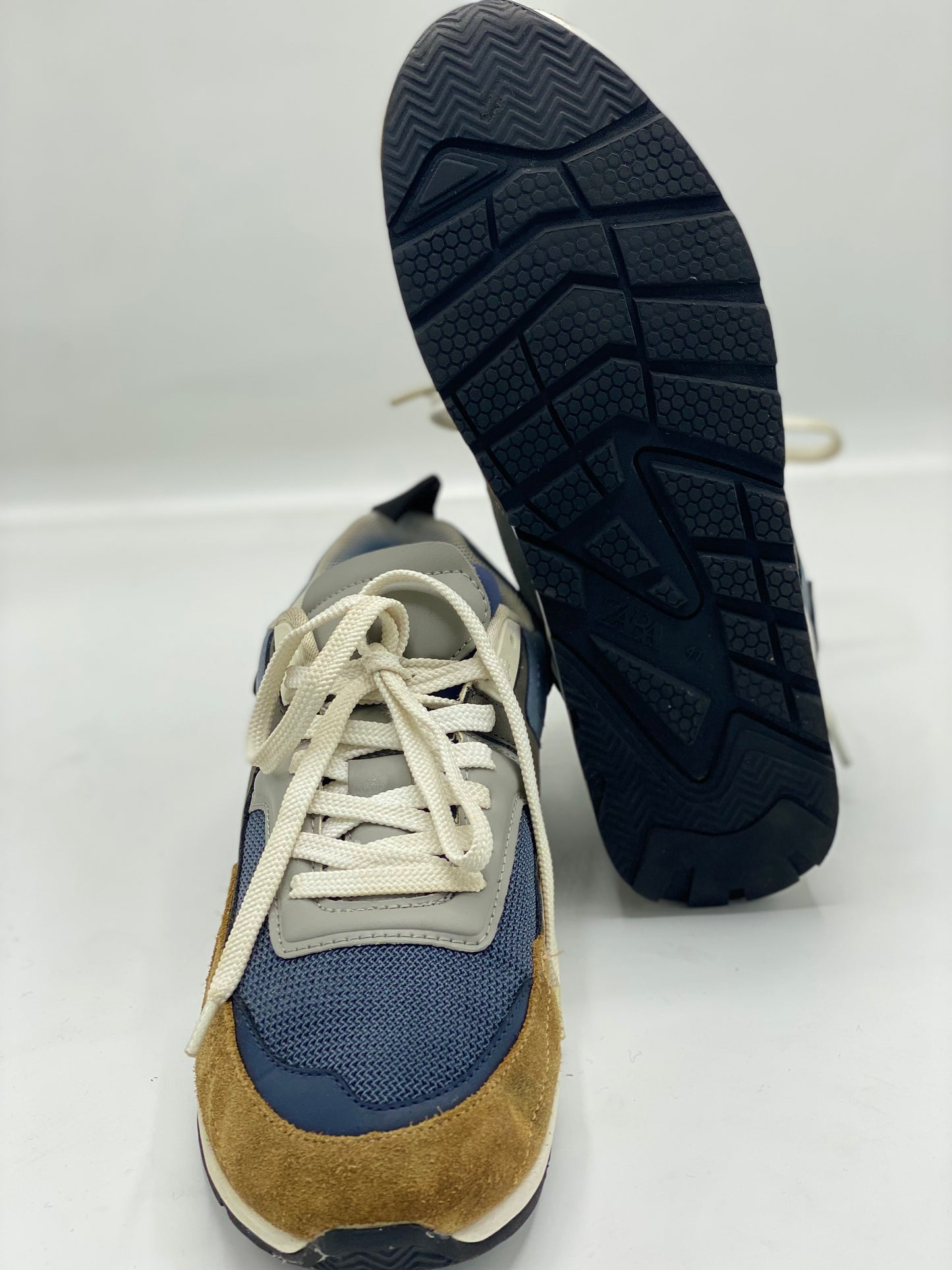 Zara Sneakar Shoes C-A - offerUp