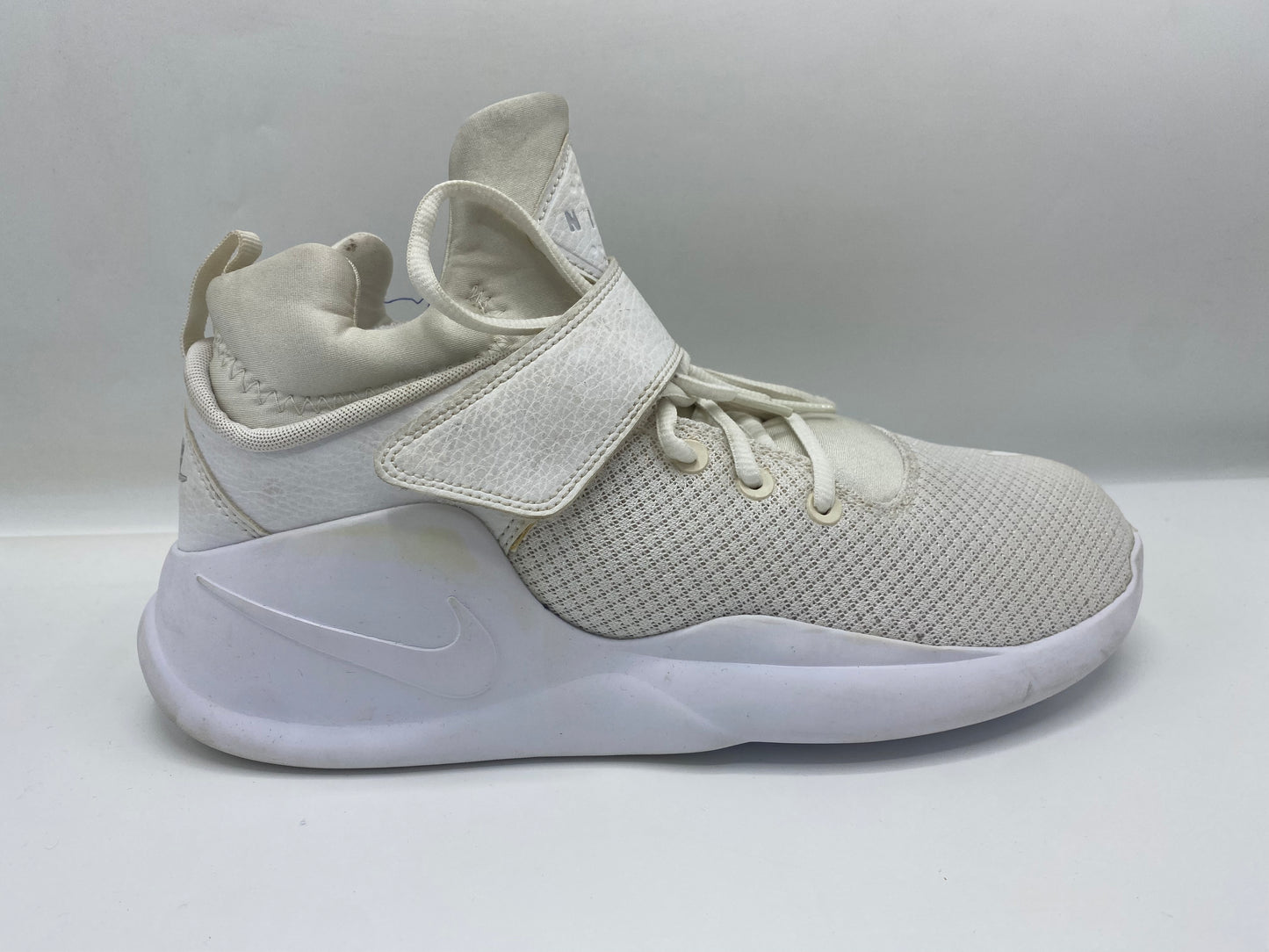 White Nike Comfort Footbed