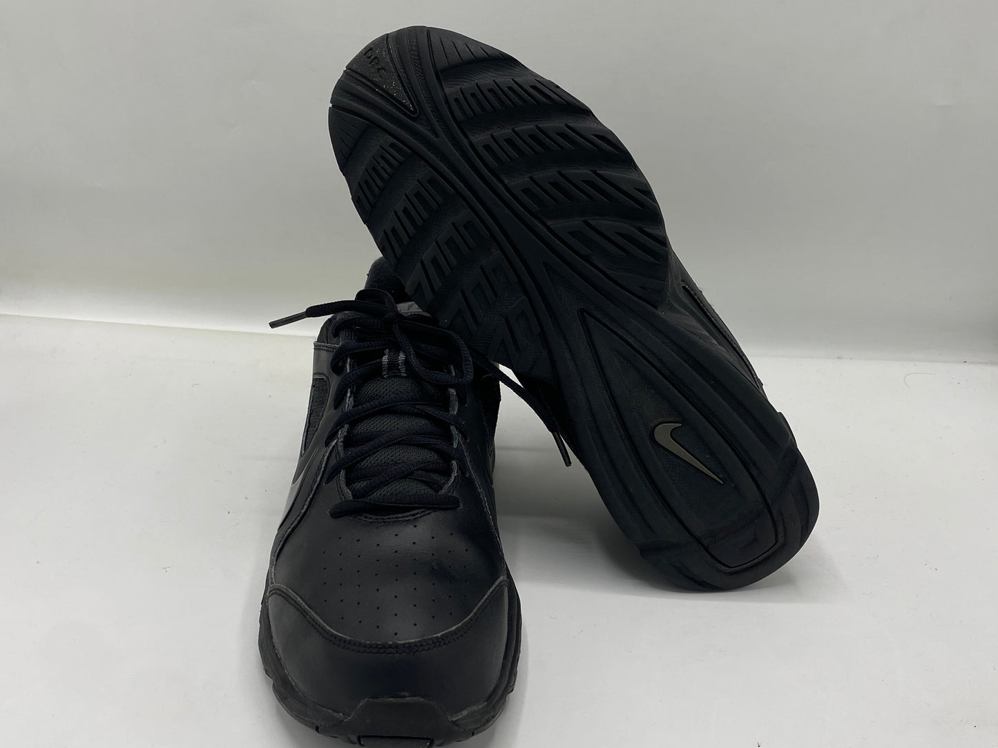 Nike View III Black Shoes