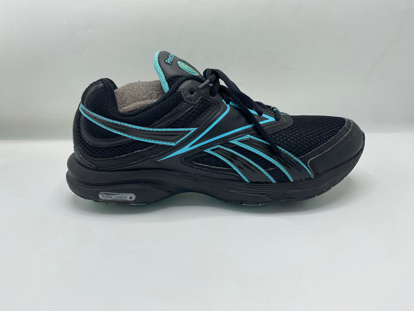 Reebok train tone athletic shoes