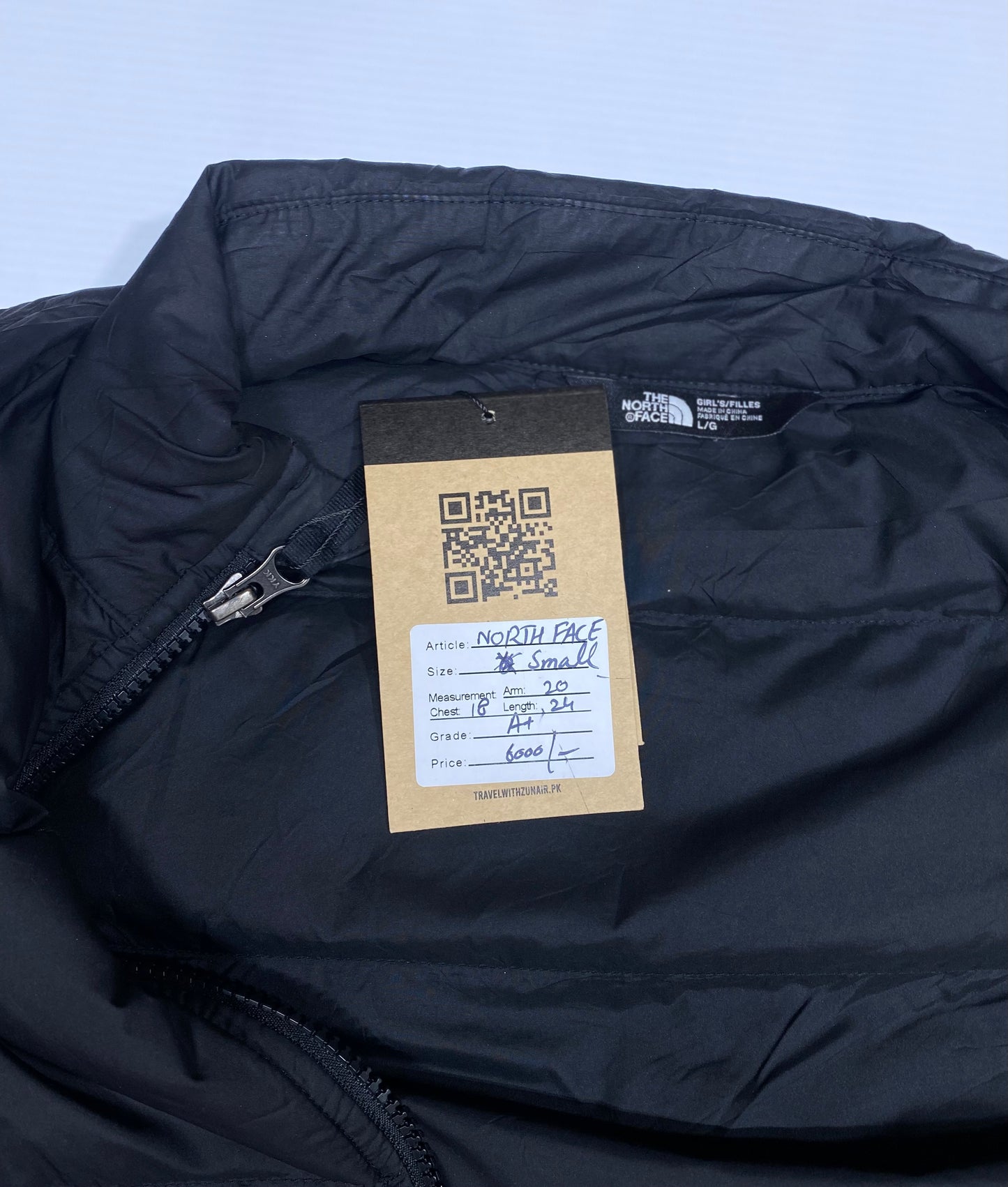 The North Face Men’s Black puffer Lightweight