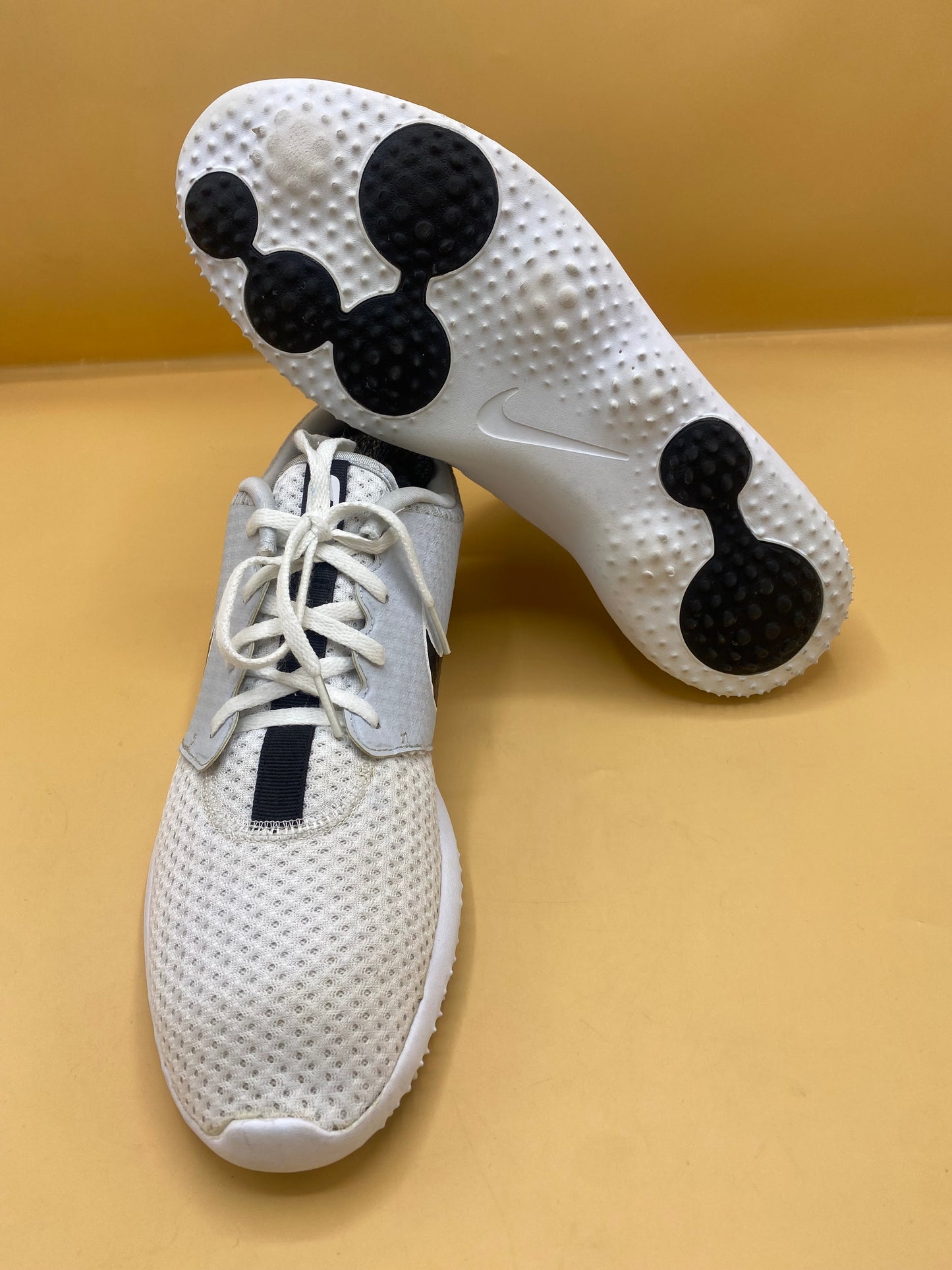 Nike ROSHE Spikeless Golf Shoes