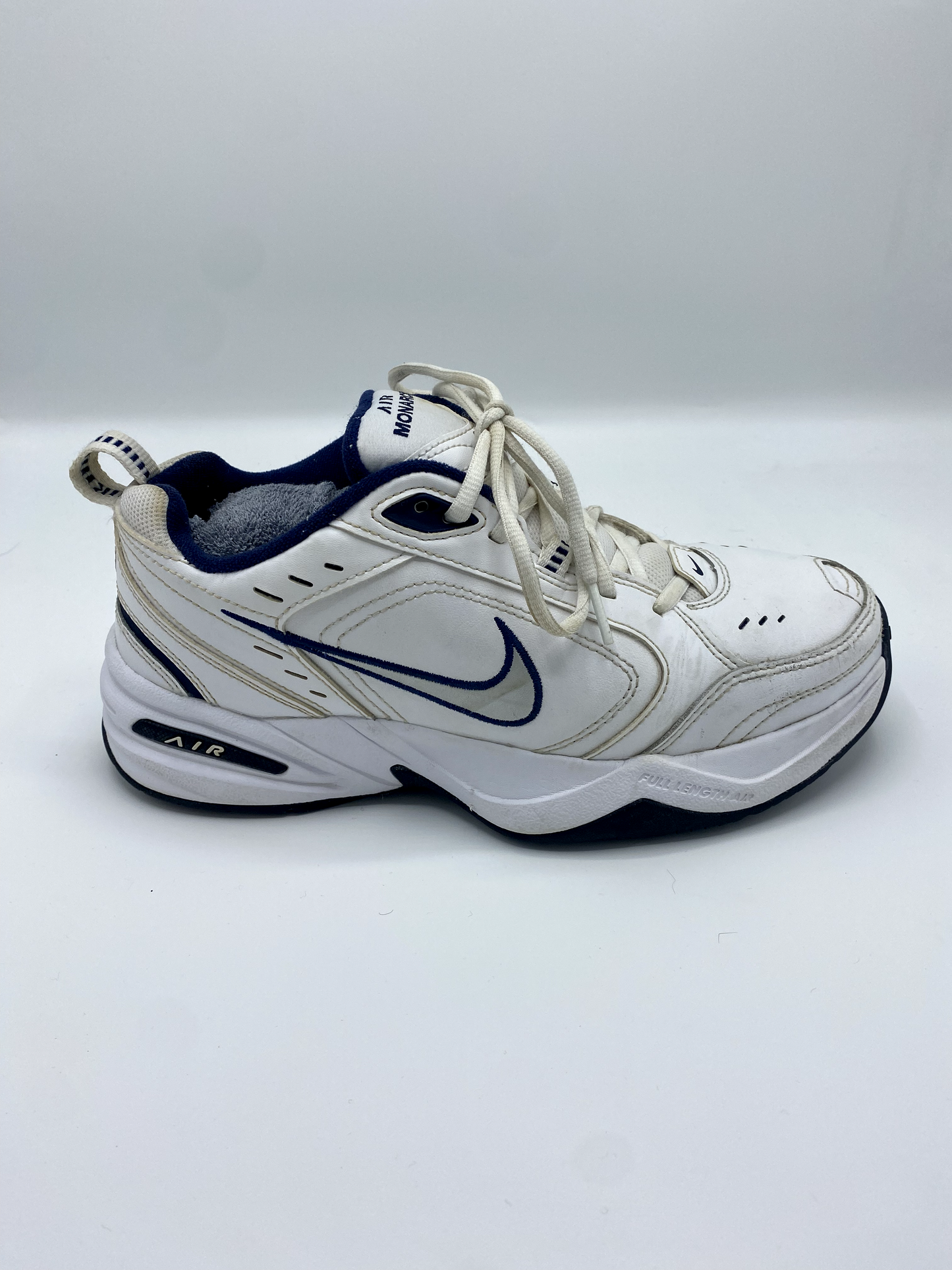 NIKE AIR MONARCH  IV