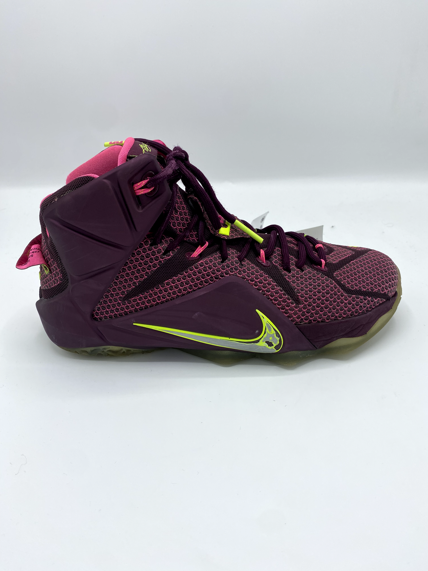 NIKE LeBron 12