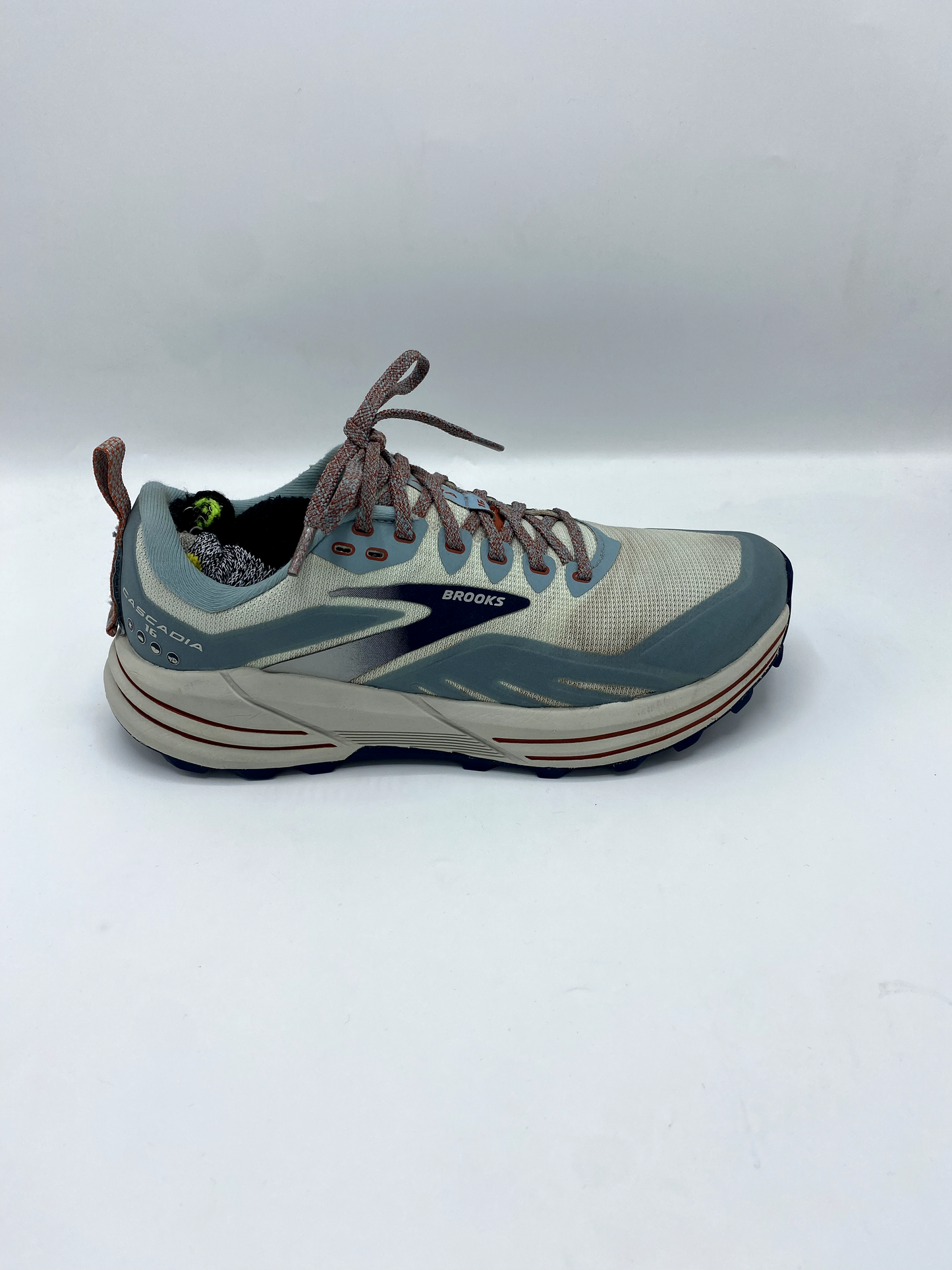 Brooks Cascadia 16